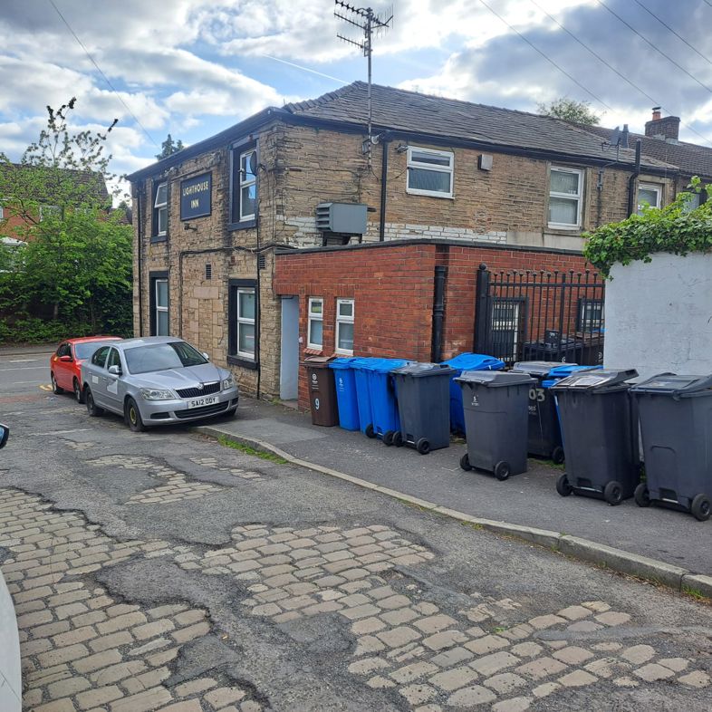 Lighthouse Inn, 505, Oldham, Greater Manchester, OL4 3AF