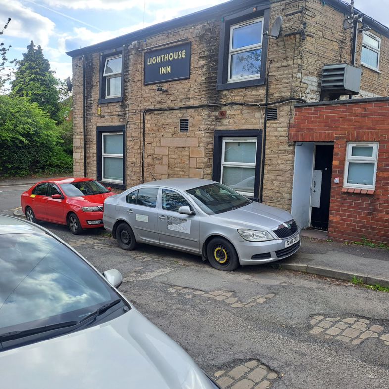 Lighthouse Inn, 505, Oldham, Greater Manchester, OL4 3AF