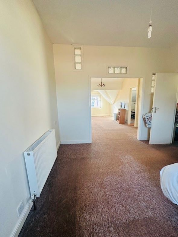 Property image 6 of 59