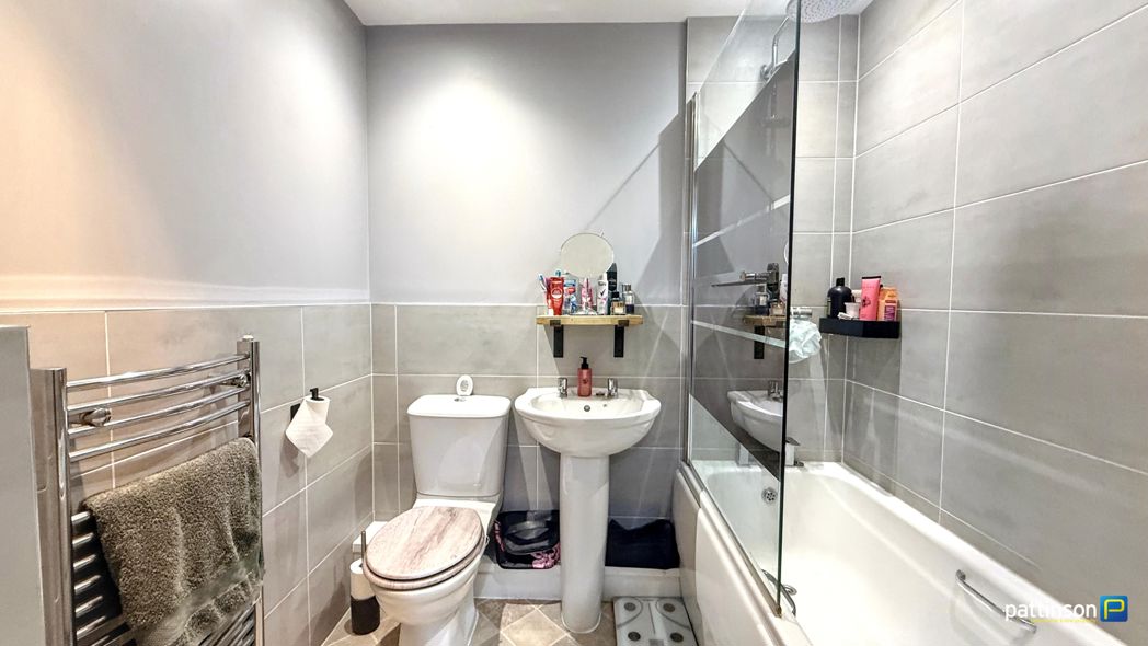 Property image 15 of 17