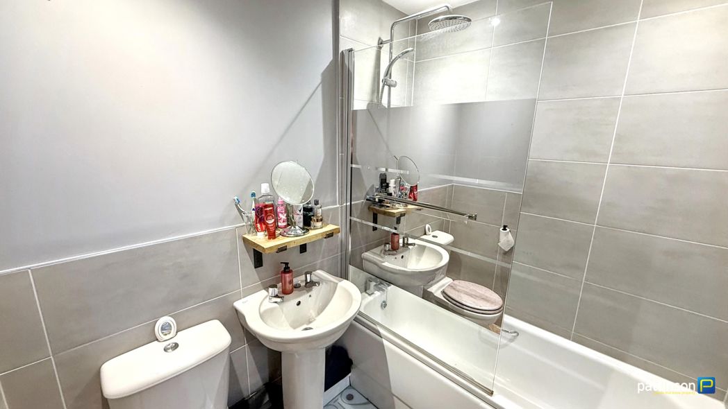 Property image 16 of 17