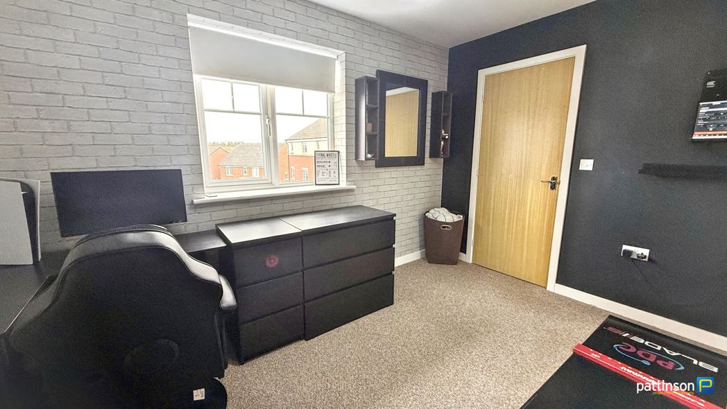 Property image 12 of 17
