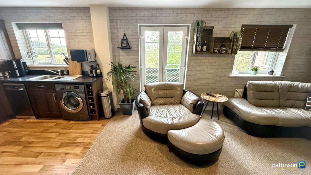 Property image 4 of 17