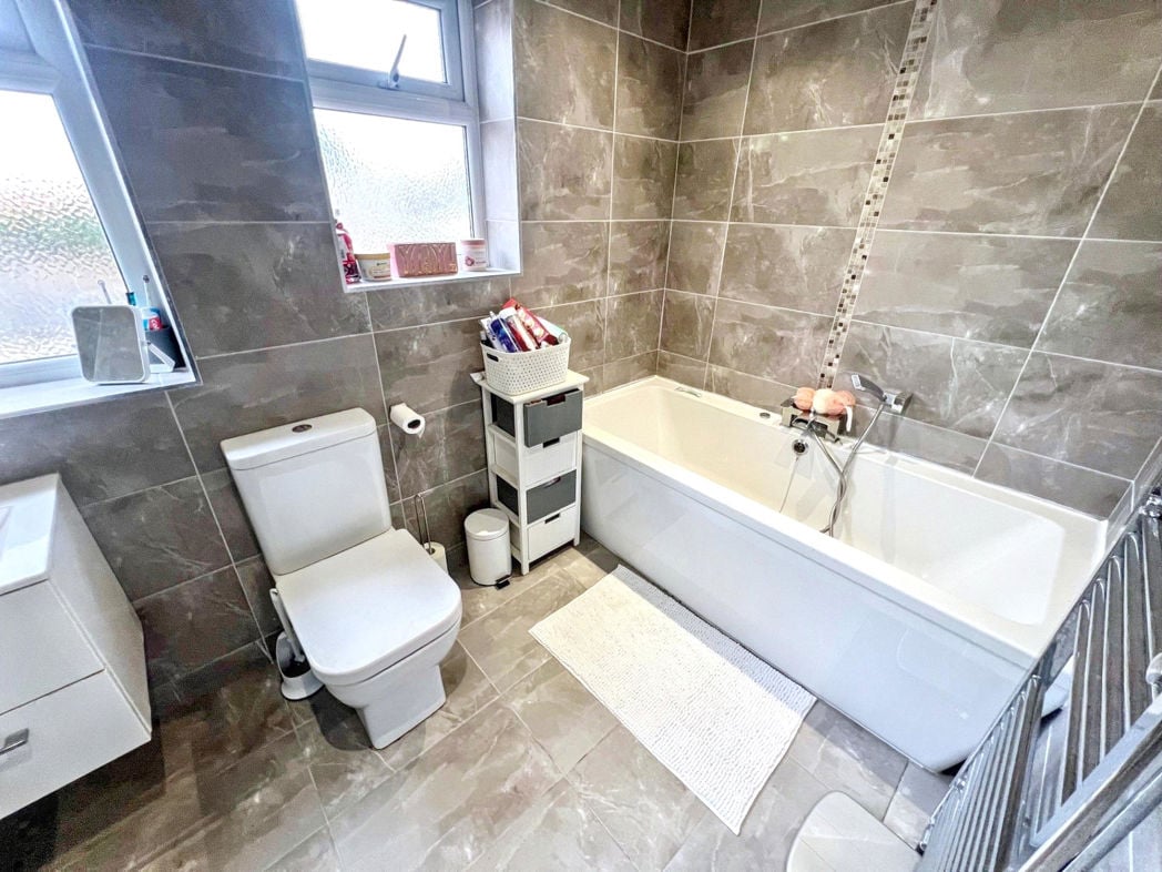 Property image 6 of 17