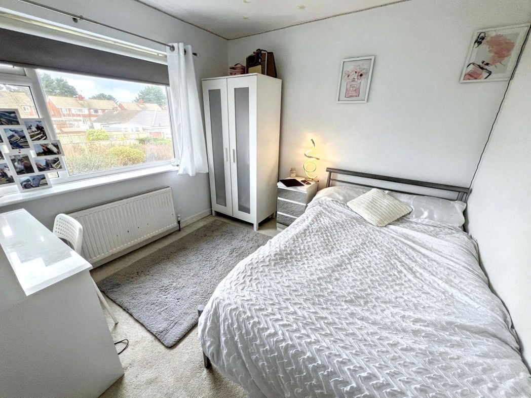 Property image 11 of 17