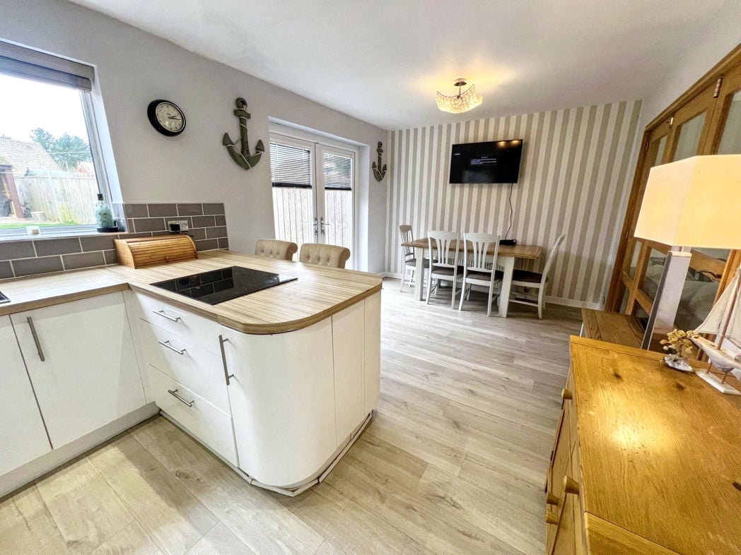 Property image 13 of 17