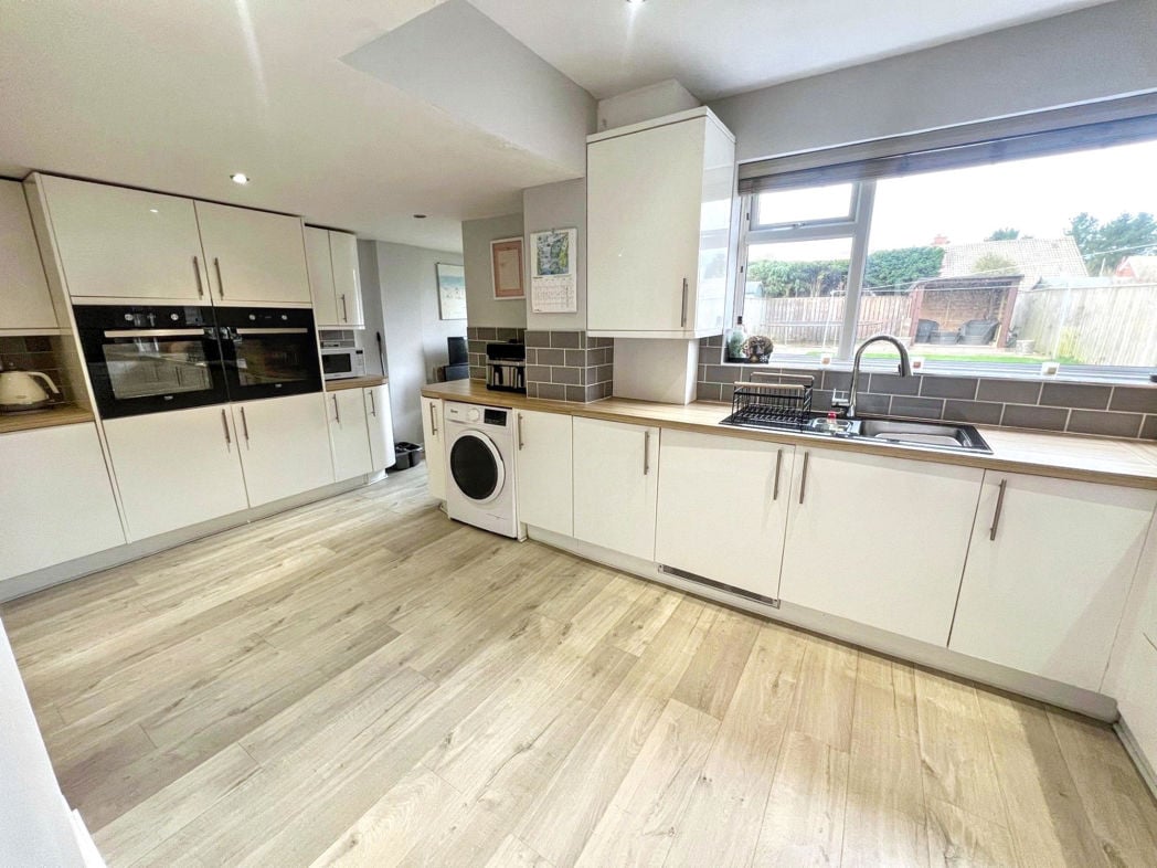 Property image 14 of 17
