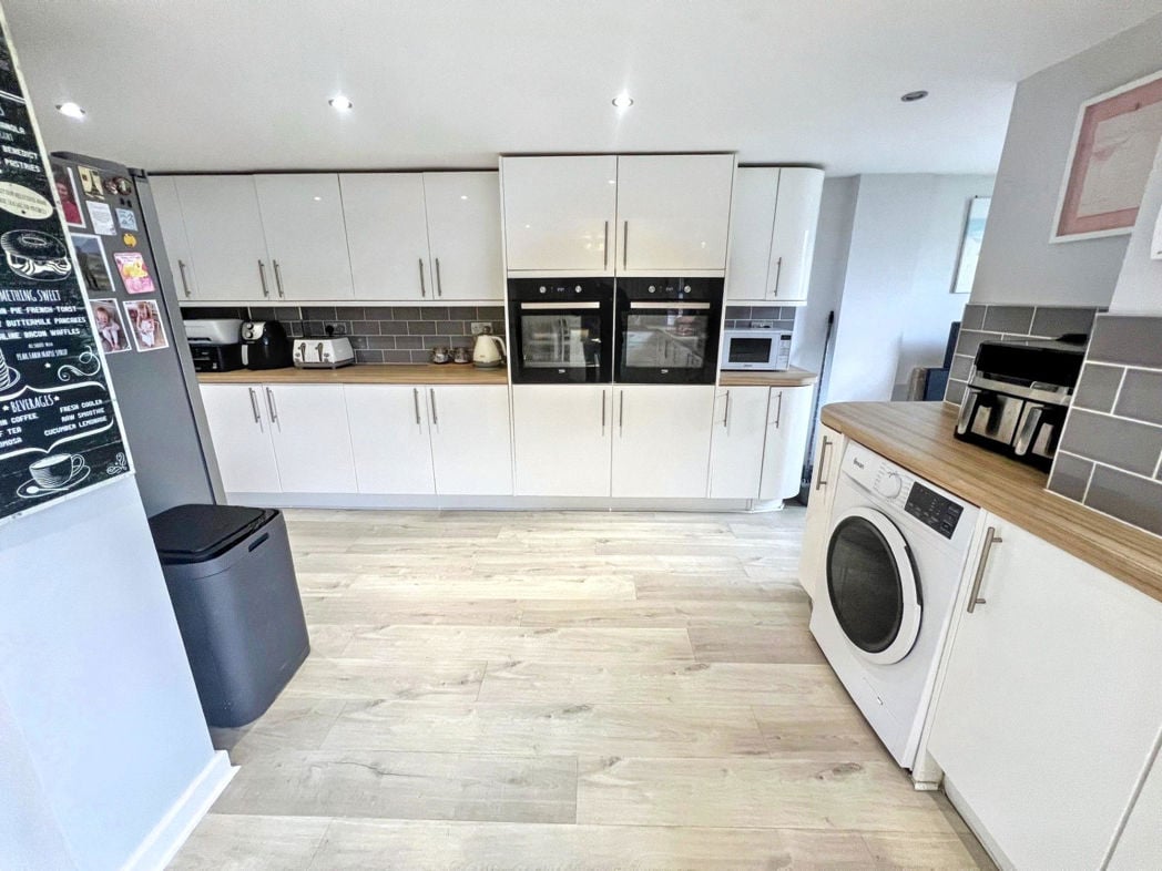 Property image 16 of 17