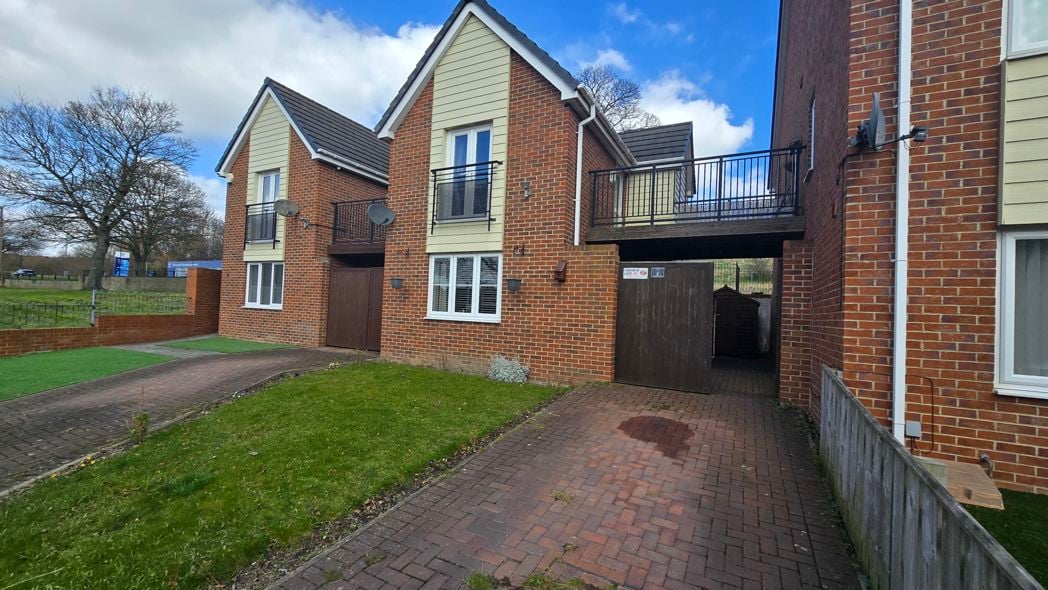 Property image 11 of 13