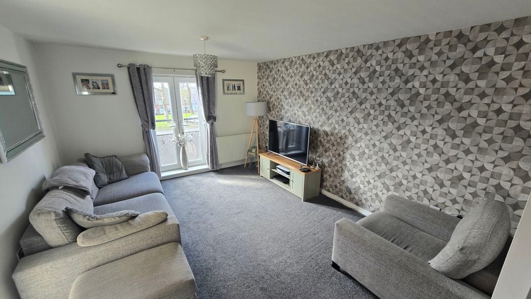 Property image 2 of 13