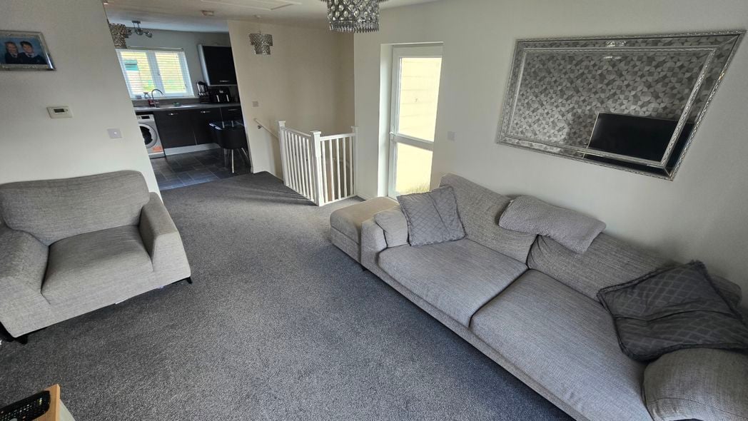 Property image 4 of 13