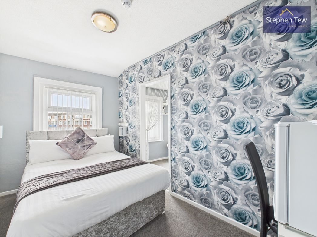 Property image 25 of 34