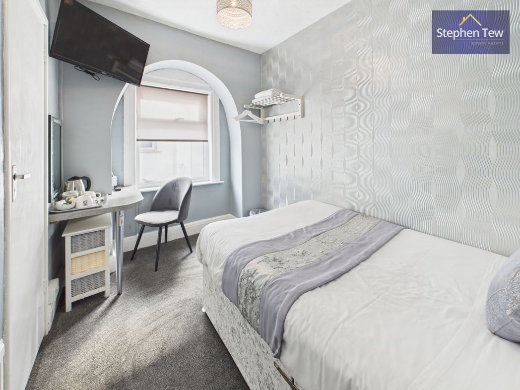 Property image 32 of 34