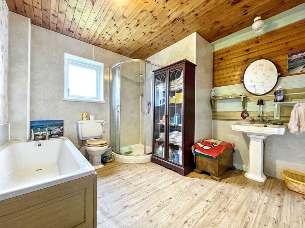 Property image 13 of 27