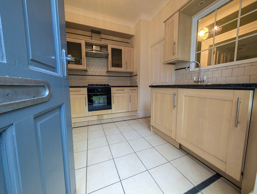 Property image 5 of 12