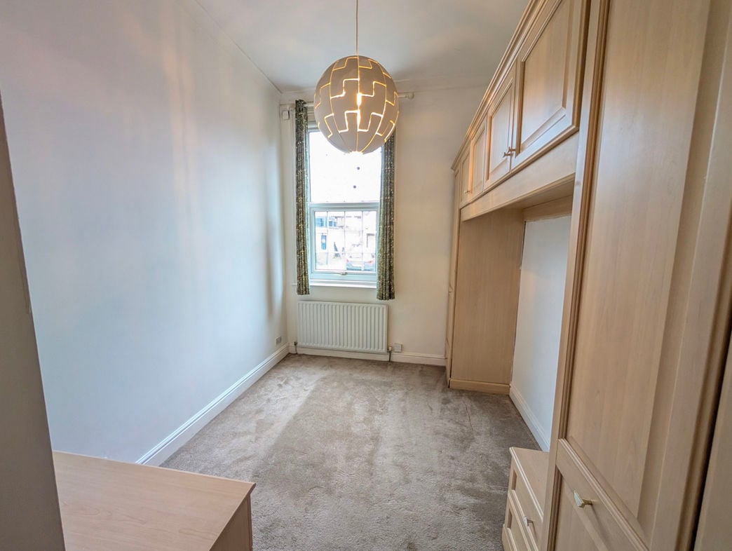 Property image 8 of 12