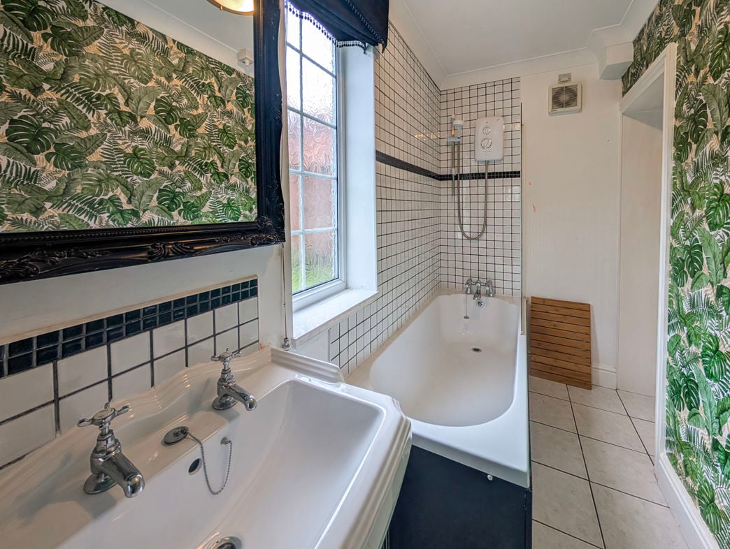 Property image 10 of 12