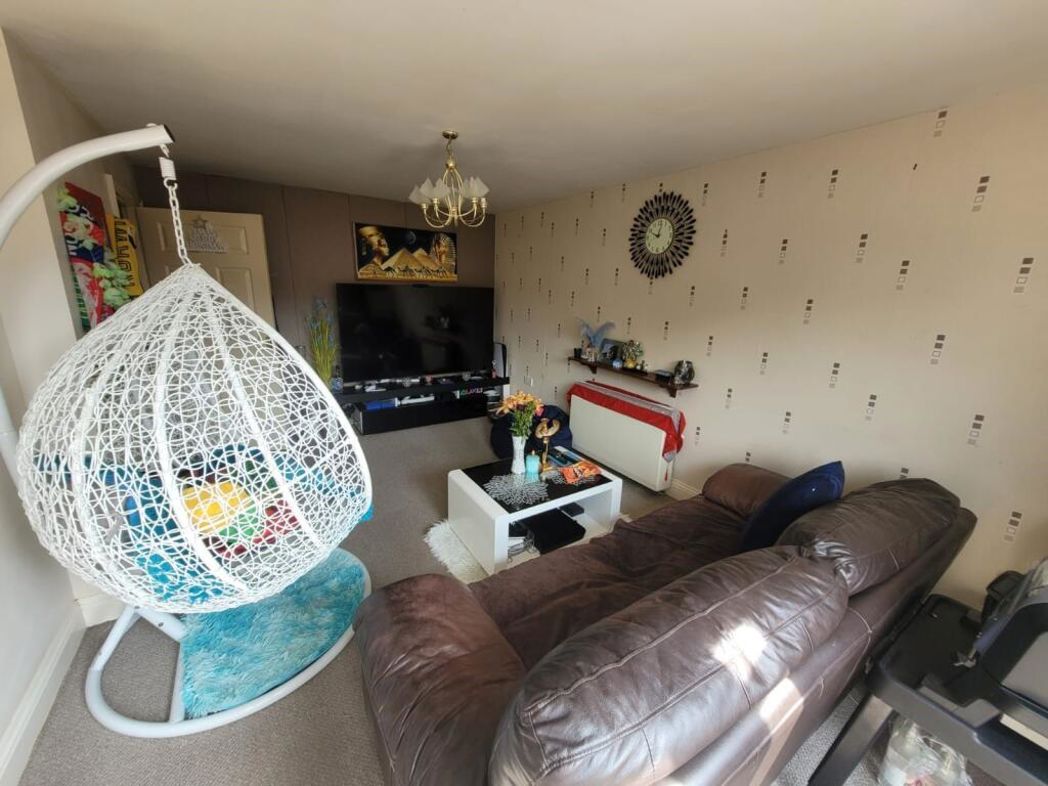 Property image 2 of 10