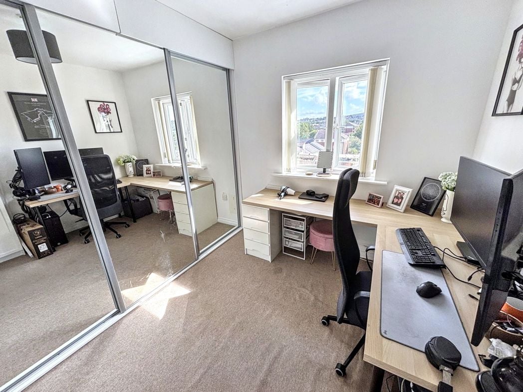 Property image 11 of 14