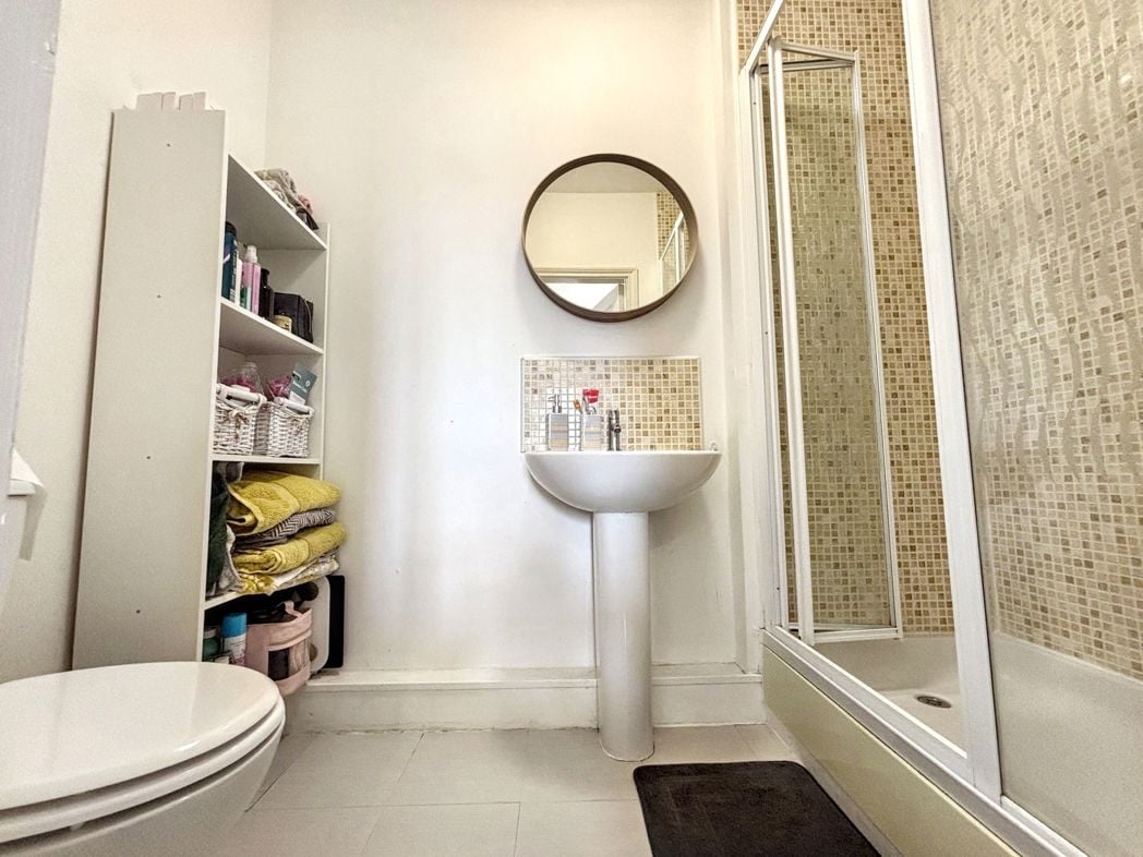 Property image 9 of 14