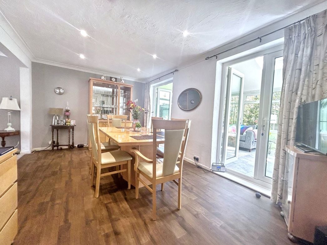 Property image 9 of 25
