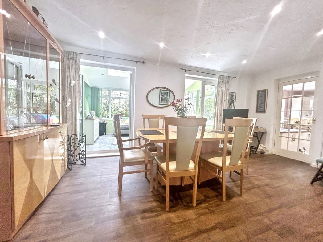 Property image 11 of 25