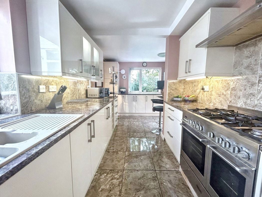 Property image 16 of 25
