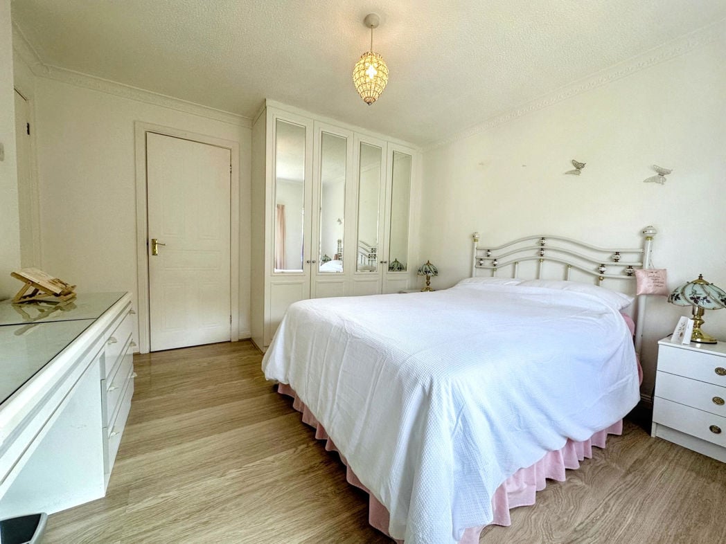 Property image 16 of 28