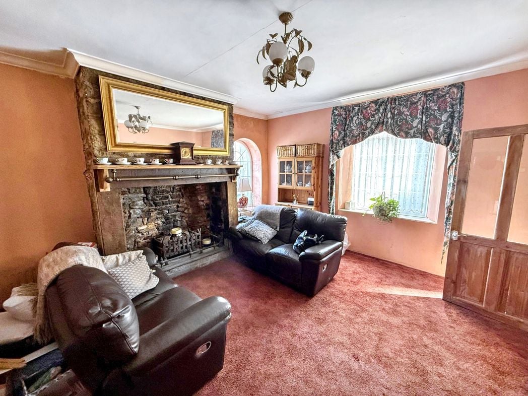 Property image 4 of 11