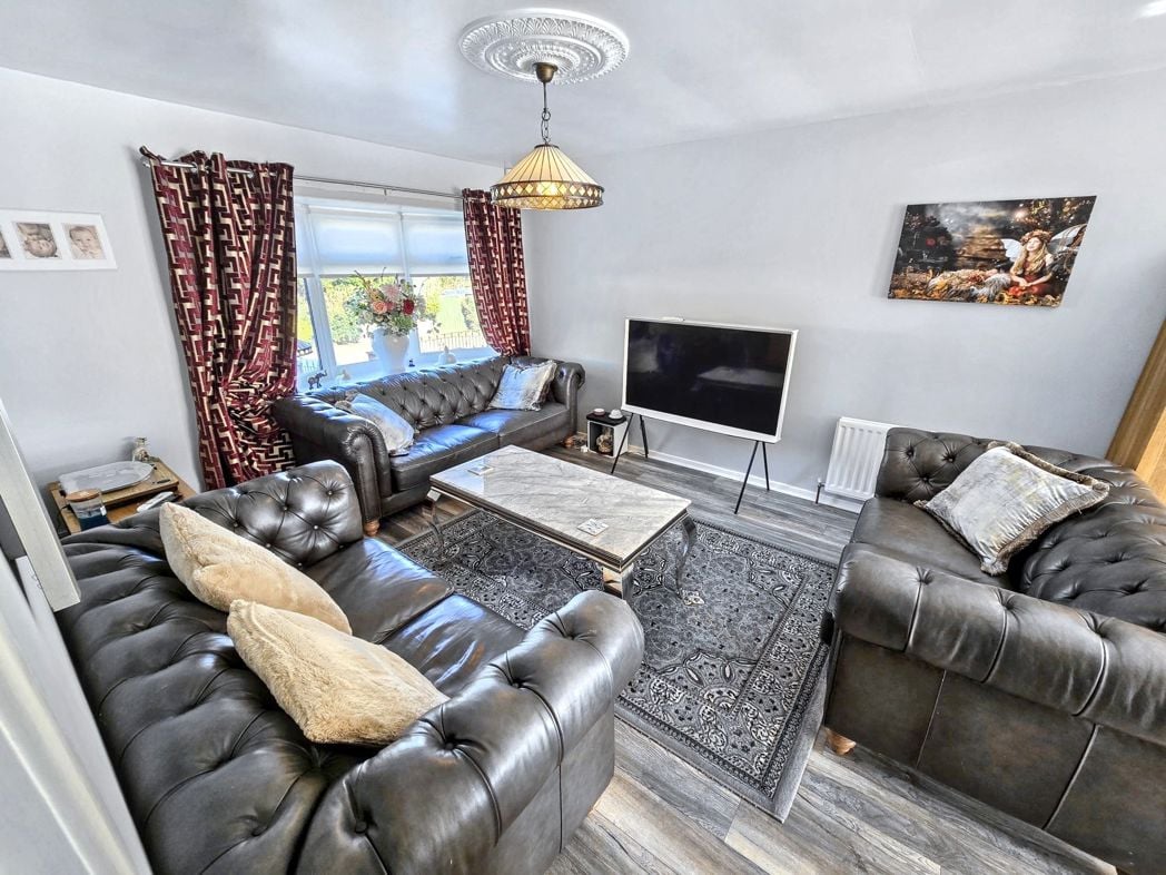 Property image 5 of 17