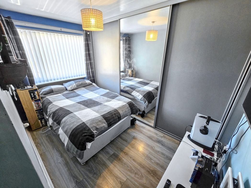 Property image 11 of 17