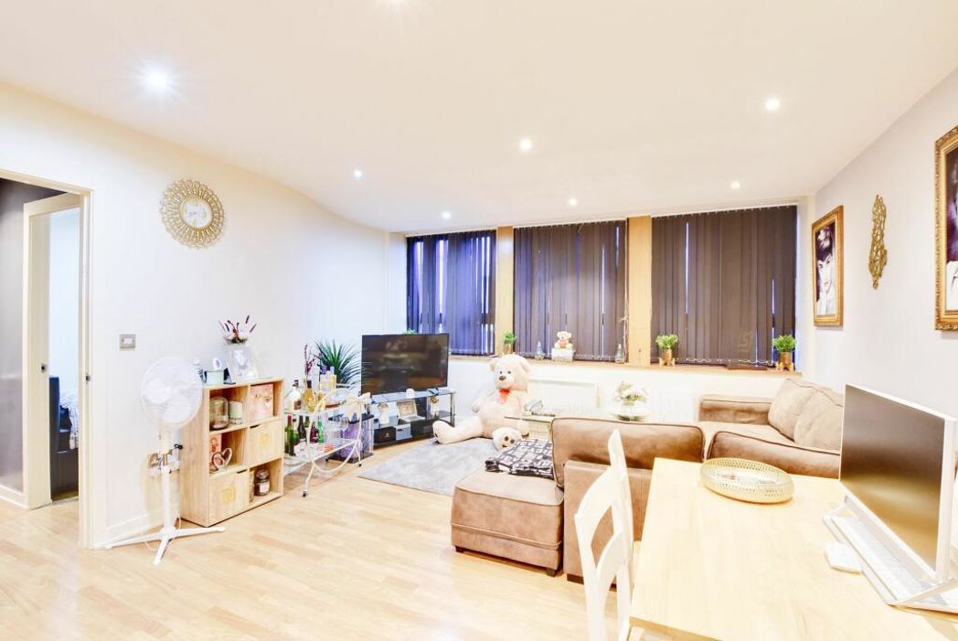 Property image 3 of 9