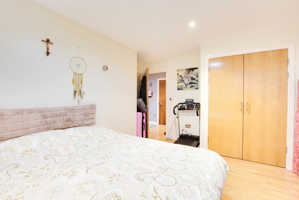 Property image 8 of 9