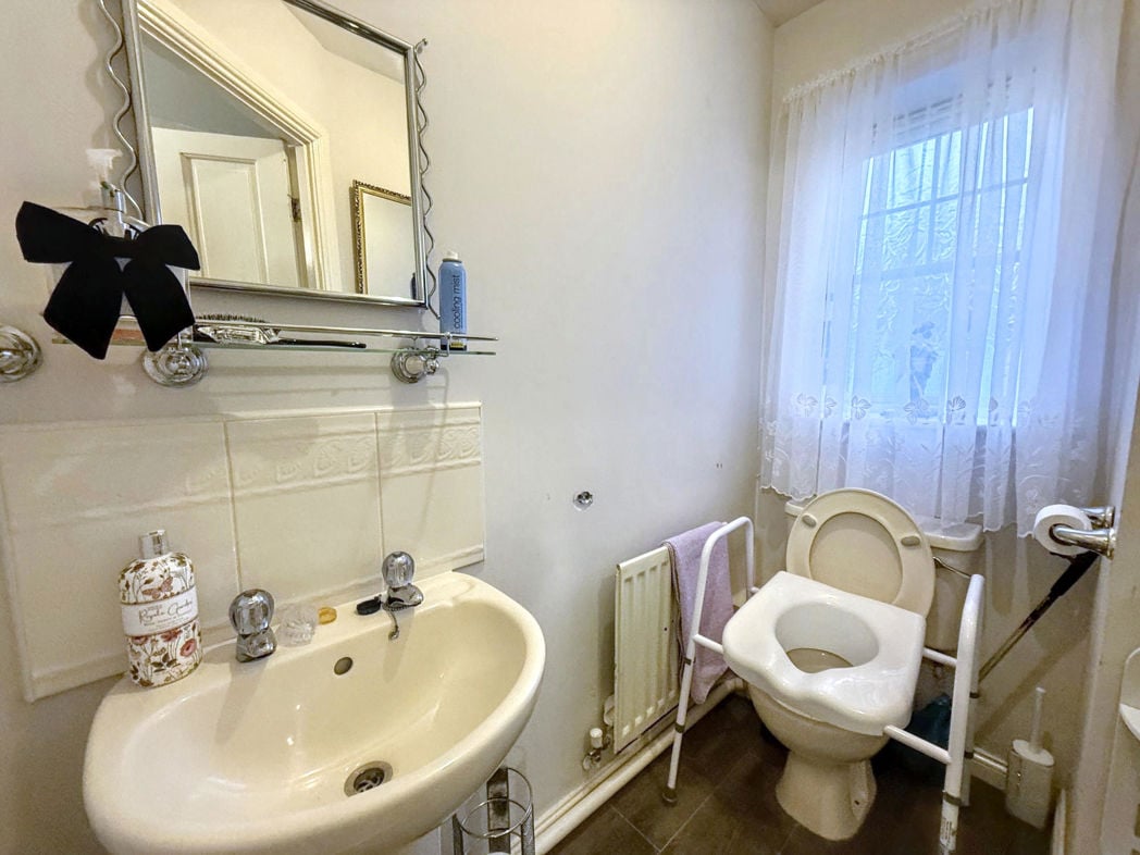 Property image 8 of 23