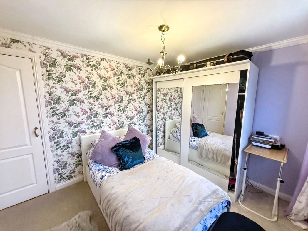 Property image 15 of 23