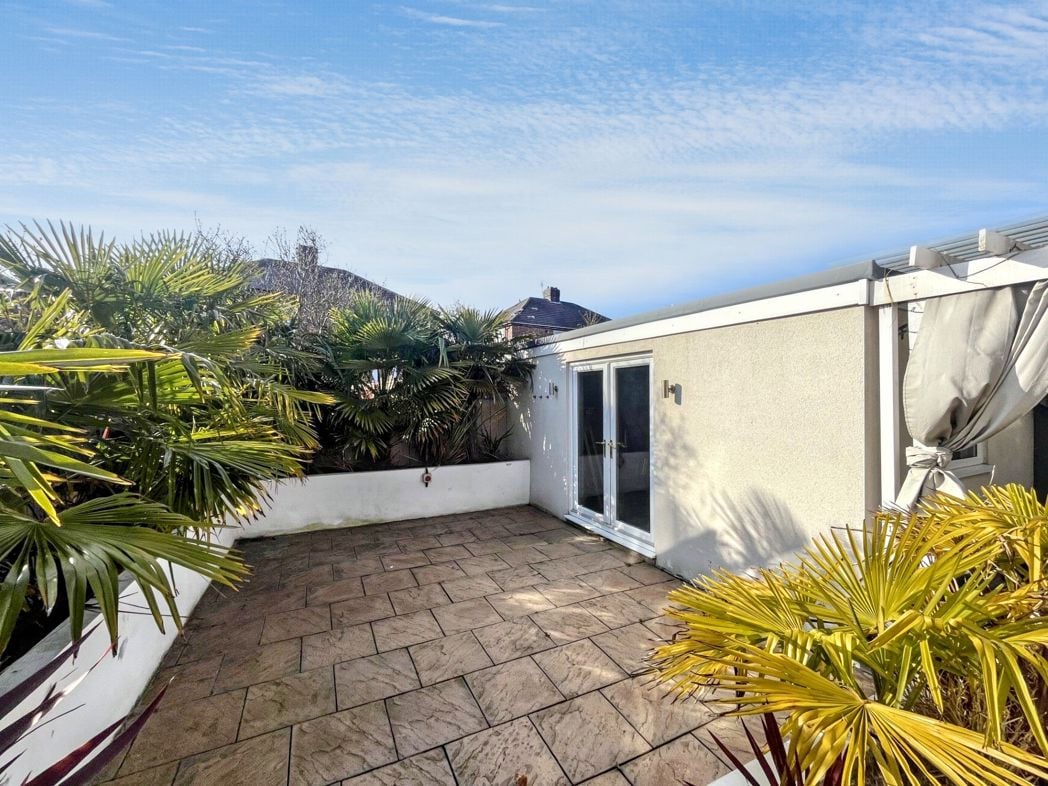 Property image 11 of 15