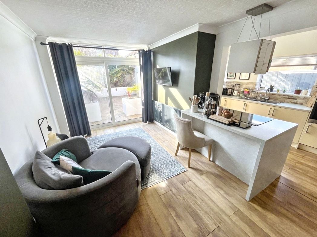 Property image 5 of 15