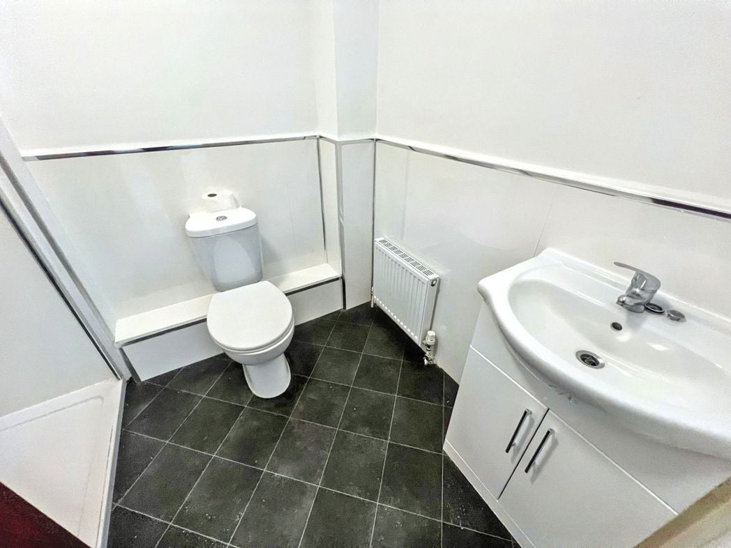 Property image 4 of 9