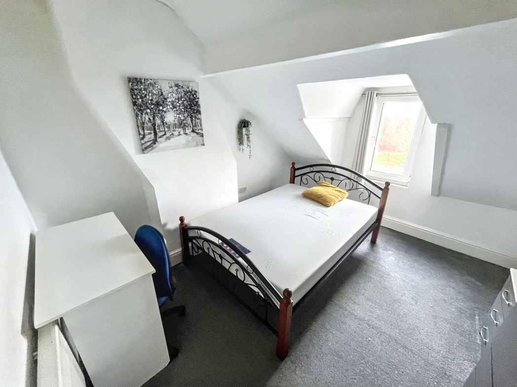 Property image 11 of 15