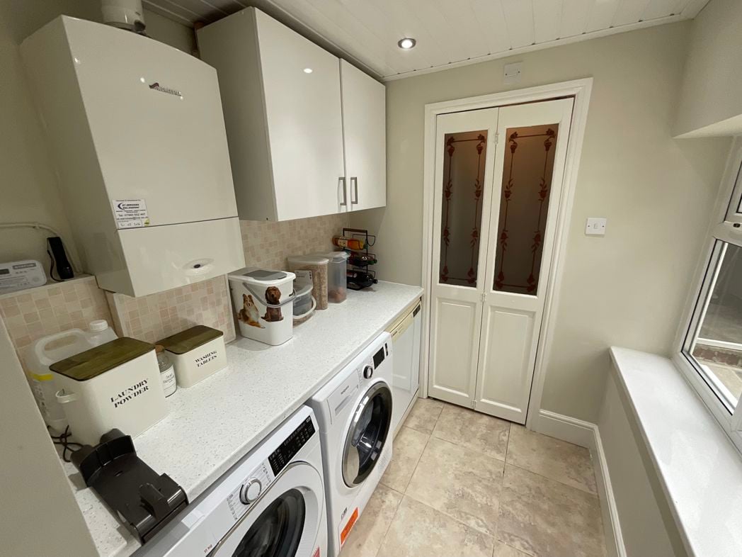 Property image 11 of 33