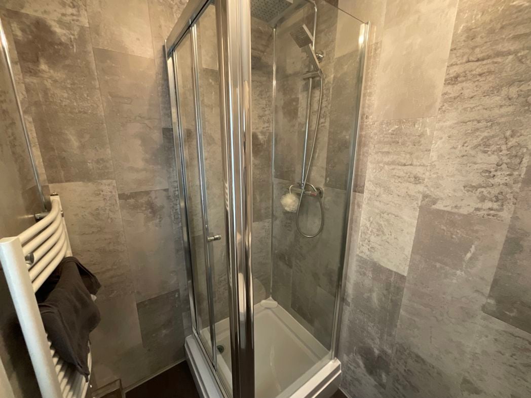 Property image 13 of 33