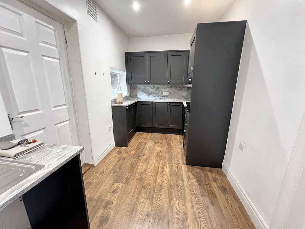 Property image 7 of 12