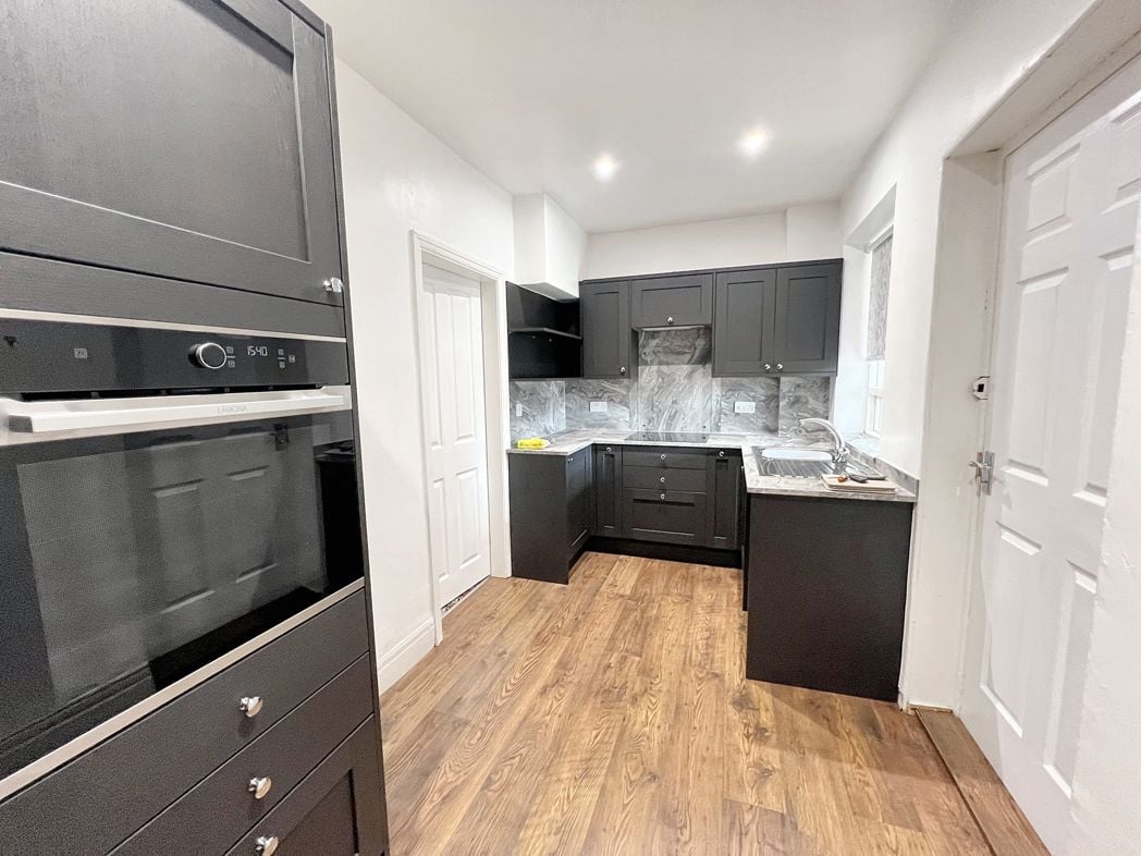 Property image 10 of 12