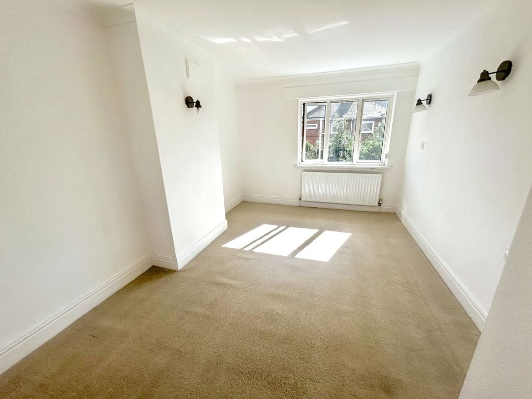 Property image 12 of 16