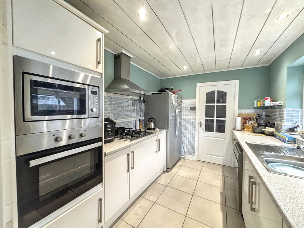 Property image 3 of 30