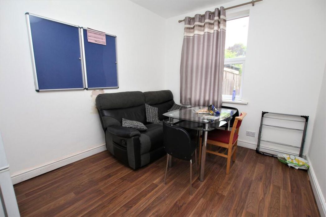 Property image 2 of 11