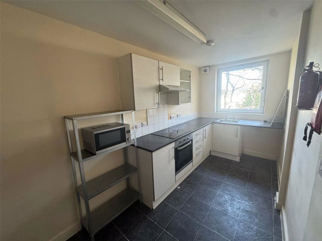 Property image 3 of 9