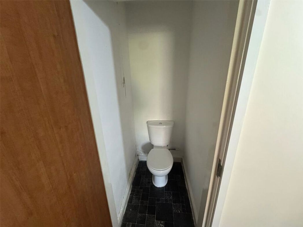 Property image 7 of 9
