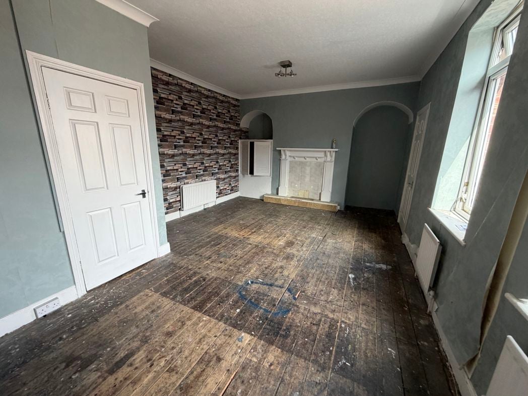Property image 2 of 8