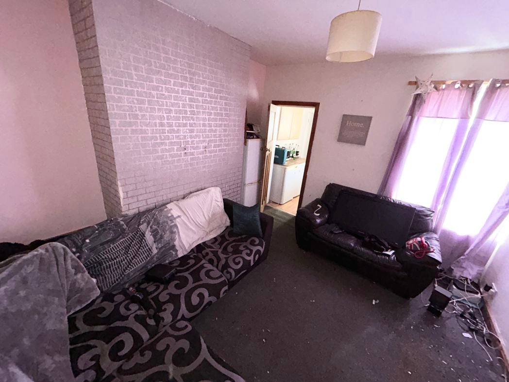 Property image 4 of 11